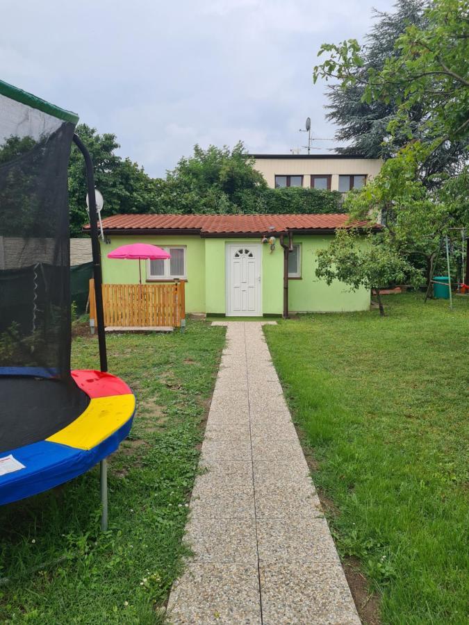 Small-Comfy Guest House In Donaustadt Garden - Not Shared! 维也纳 外观 照片