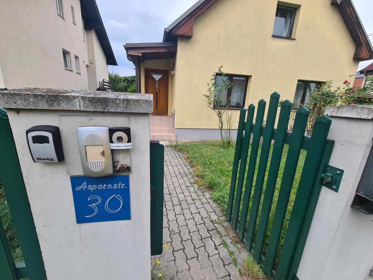 Small-Comfy Guest House In Donaustadt Garden - Not Shared! 维也纳 外观 照片